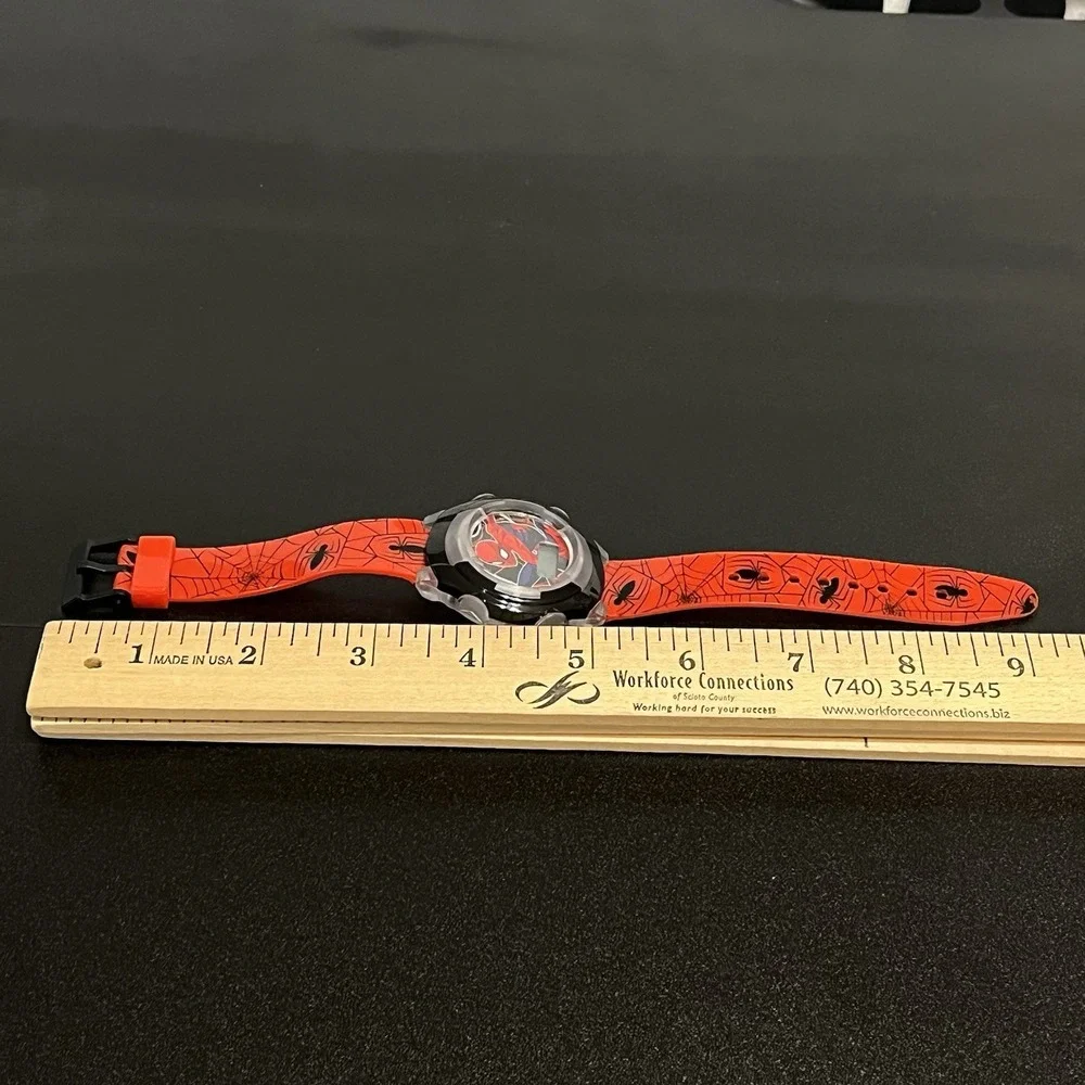 Marvel Spiderman Watch Kids Youth Red Band Plastic Needs Battery Digital Time
